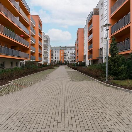 Wilczak Apartment With Free Garage Poznan By Noclegi Renters Exteriör bild