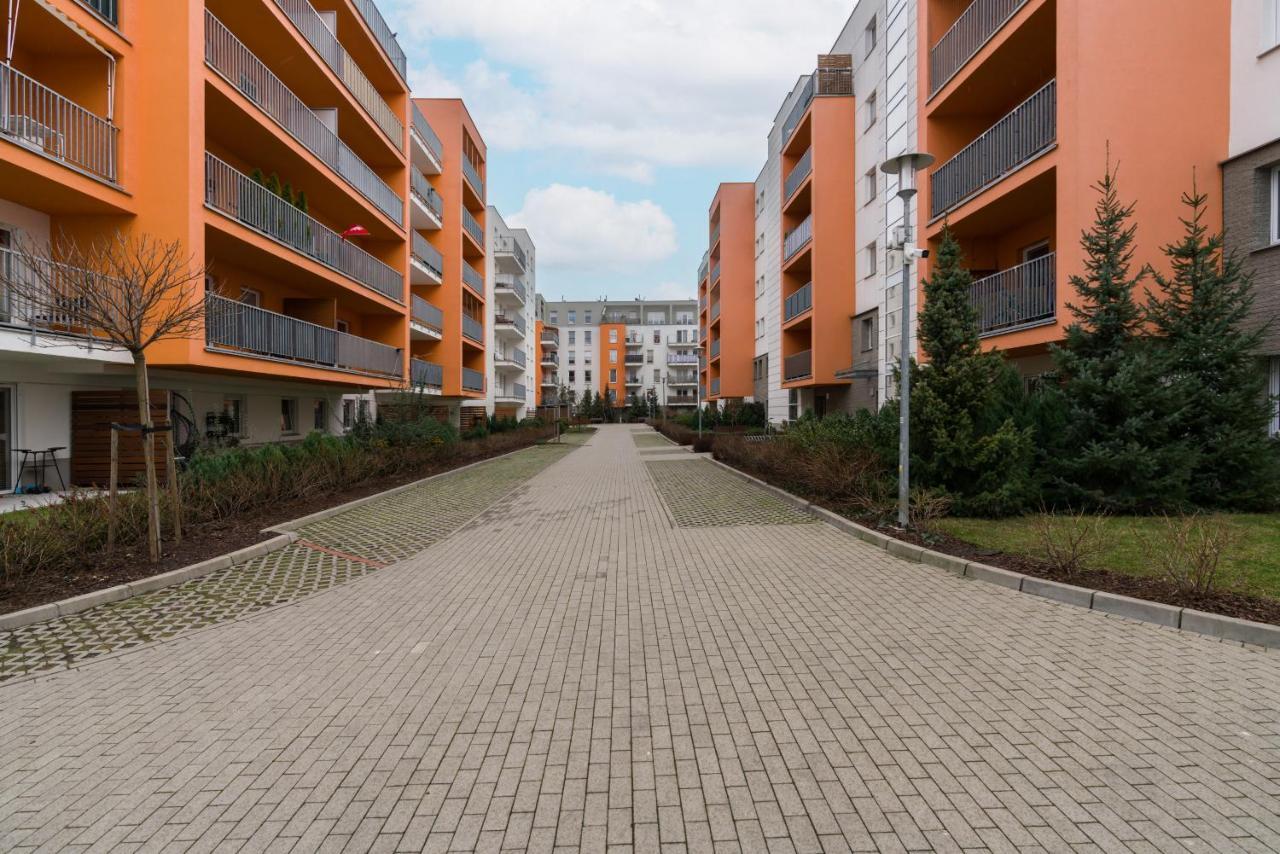 Wilczak Apartment With Free Garage Poznan By Noclegi Renters Exteriör bild